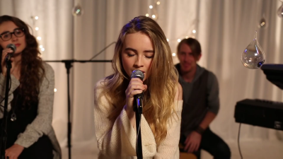 Sabrina_Carpenter_Home_for_the_Holidays_Disney_Playlist_Christmas_Sessions_20145B12-19-465D.PNG