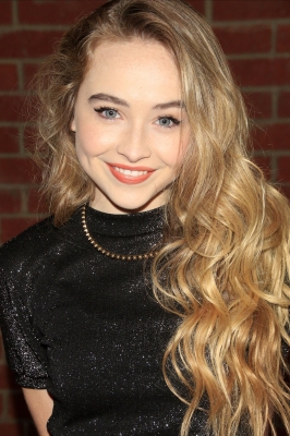sabrina-carpenter-at-at-a-time-for-heroes-celebration-in-culver-city_18.jpg