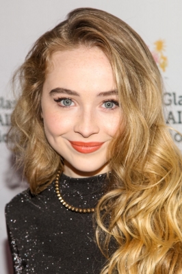 sabrina-carpenter-at-at-a-time-for-heroes-celebration-in-culver-city_2.jpg