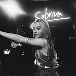 Sabrina_Meets_Instagram_1080p_WEB-DL_DD5_1_H264-TVSmash_mkv1083.jpg