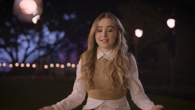 5_Things_We_Love_About_Rapunzel_with_Sabrina_Carpenter_-_Oh_My_Disney_mp40044.jpg