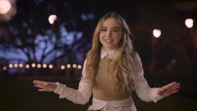 5_Things_We_Love_About_Rapunzel_with_Sabrina_Carpenter_-_Oh_My_Disney_mp40048.jpg