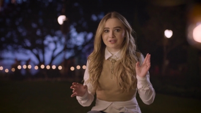 5_Things_We_Love_About_Rapunzel_with_Sabrina_Carpenter_-_Oh_My_Disney_mp40050.jpg