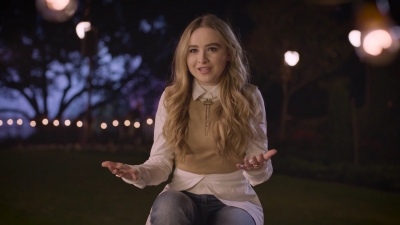 5_Things_We_Love_About_Rapunzel_with_Sabrina_Carpenter_-_Oh_My_Disney_mp40065.jpg