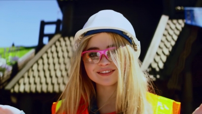 Frozen_Sneak_Peek_With_Sabrina_Carpenter_-_WDW_Best_Day_Ever_mp41126.jpg