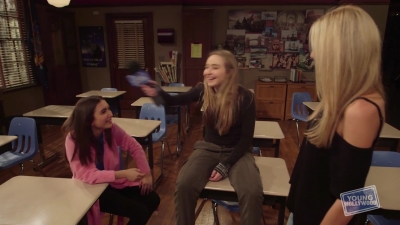 GIRL_MEETS_WORLD_High_School_Set_Tour_mp40346.jpg