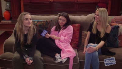 GIRL_MEETS_WORLD_High_School_Set_Tour_mp40441.jpg