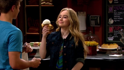 Girl_Meets_World_S02E17_Girl_Meets_Rileytown_1080p_WEB_DL_DD5_1_H_264_TVSmash_mkv0360.jpg