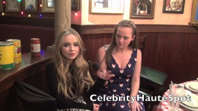 Interview_With_Sabrina_Carpenter_At_Planet_Hollywood_-_YouTube_28720p29_mp40036.jpg