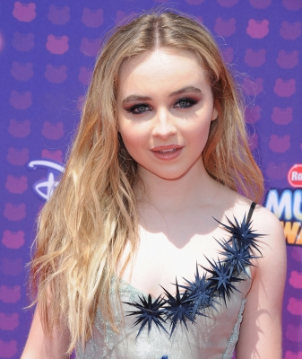 Picture_Pub_Sabrina_Carpenter_02~6.jpg