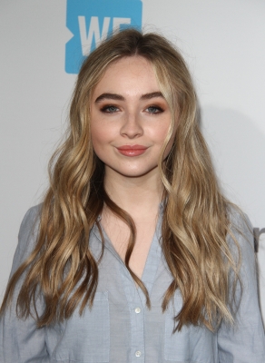 Picture_Pub_Sabrina_Carpenter_43~2.jpg