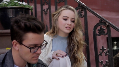 Sabrina_Carpenter_-_Eyes_Wide_Open_28NYC_Acoustic29_-_YouTube_281080p29_mp40056.jpg