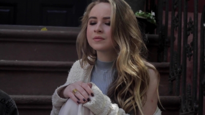 Sabrina_Carpenter_-_Eyes_Wide_Open_28NYC_Acoustic29_-_YouTube_281080p29_mp40106.jpg