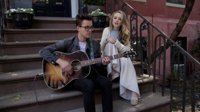 Sabrina_Carpenter_-_Eyes_Wide_Open_28NYC_Acoustic29_-_YouTube_281080p29_mp40111.jpg