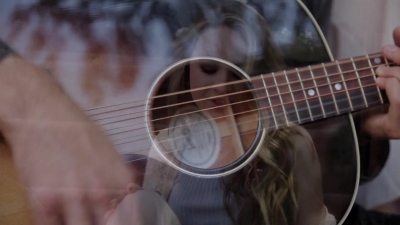 Sabrina_Carpenter_-_Eyes_Wide_Open_28NYC_Acoustic29_-_YouTube_281080p29_mp40125.jpg