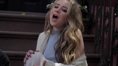Sabrina_Carpenter_-_Eyes_Wide_Open_28NYC_Acoustic29_-_YouTube_281080p29_mp40131.jpg