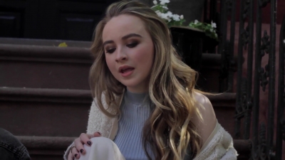 Sabrina_Carpenter_-_Eyes_Wide_Open_28NYC_Acoustic29_-_YouTube_281080p29_mp40150.jpg