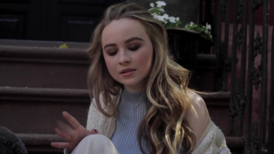 Sabrina_Carpenter_-_Eyes_Wide_Open_28NYC_Acoustic29_-_YouTube_281080p29_mp40151.jpg
