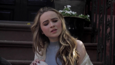 Sabrina_Carpenter_-_Eyes_Wide_Open_28NYC_Acoustic29_-_YouTube_281080p29_mp40155.jpg