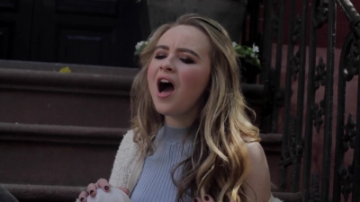 Sabrina_Carpenter_-_Eyes_Wide_Open_28NYC_Acoustic29_-_YouTube_281080p29_mp40169.jpg