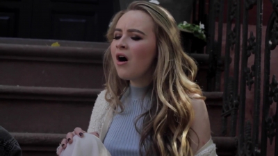 Sabrina_Carpenter_-_Eyes_Wide_Open_28NYC_Acoustic29_-_YouTube_281080p29_mp40172.jpg