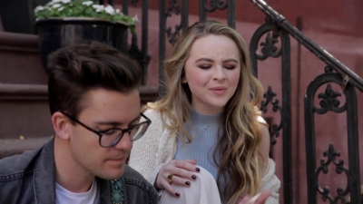 Sabrina_Carpenter_-_Eyes_Wide_Open_28NYC_Acoustic29_-_YouTube_281080p29_mp40182.jpg