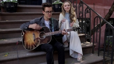 Sabrina_Carpenter_-_Eyes_Wide_Open_28NYC_Acoustic29_-_YouTube_281080p29_mp40185.jpg
