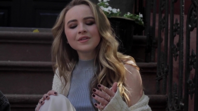 Sabrina_Carpenter_-_Eyes_Wide_Open_28NYC_Acoustic29_-_YouTube_281080p29_mp40198.jpg