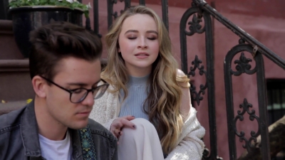 Sabrina_Carpenter_-_Eyes_Wide_Open_28NYC_Acoustic29_-_YouTube_281080p29_mp40213.jpg