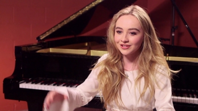 Sabrina_Carpenter_-_Sabrina_Chats_Eyes_Wide_Open22_281080p29_mp40143.jpg