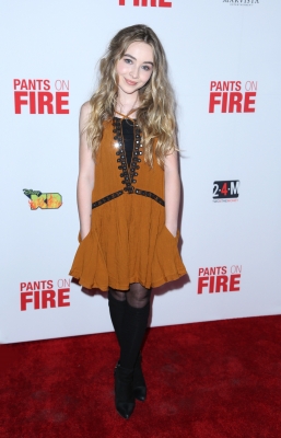 Sabrina_Carpenter_26~0.jpg