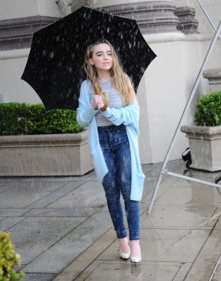 Sabrina_Carpenter_287.jpg