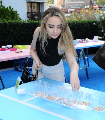 Sabrina_Carpenter_42~0.JPG