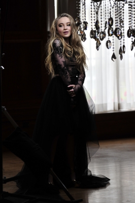 Sabrina_Carpenter_92~0.JPG