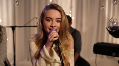 Sabrina_Carpenter_Home_for_the_Holidays_Disney_Playlist_Christmas_Sessions_20145B12-20-365D.PNG
