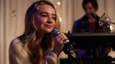 Sabrina_Carpenter_Home_for_the_Holidays_Disney_Playlist_Christmas_Sessions_20145B12-20-465D.PNG