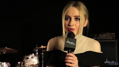 Sabrina_Carpenter_Talks_-Smoke___Fire-_Single2C_New_Album___Songwriting_mp40072.jpg