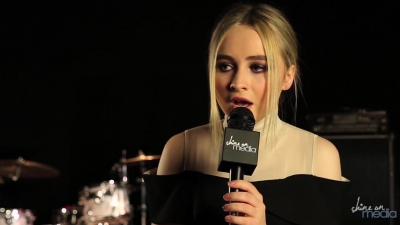 Sabrina_Carpenter_Talks_-Smoke___Fire-_Single2C_New_Album___Songwriting_mp40074.jpg