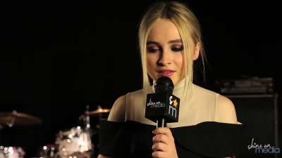 Sabrina_Carpenter_Talks_-Smoke___Fire-_Single2C_New_Album___Songwriting_mp40076.jpg