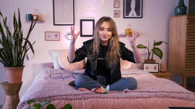 Sabrina_Carpenter_Urban_Outfitters_1080p_WEB-DL_DD5_1_H264-TVSmash_mkvvs576.jpg