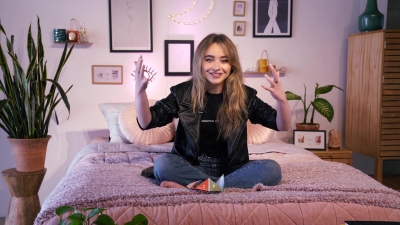 Sabrina_Carpenter_Urban_Outfitters_1080p_WEB-DL_DD5_1_H264-TVSmash_mkvvs578.jpg