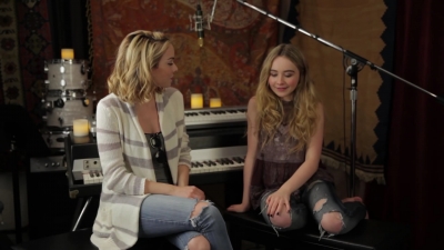 Sabrina_Carpenter___Disney_Playlist_Interview_281080p29_mp40123.jpg