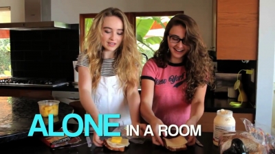 WWW_DOWNVIDS_NET-Sabrina_Carpenter_-_The_Middle_of_Starting_Over_28Official_Lyric_Video29_mp40146.jpg