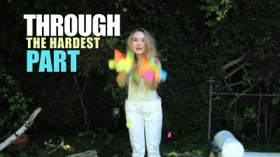 WWW_DOWNVIDS_NET-Sabrina_Carpenter_-_The_Middle_of_Starting_Over_28Official_Lyric_Video29_mp40263.jpg