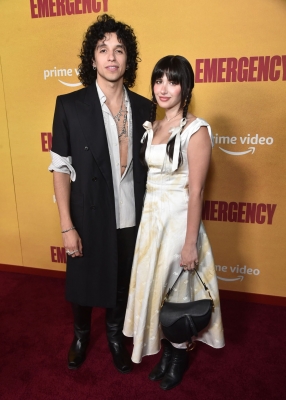 emergencypremiere120522-061.jpg