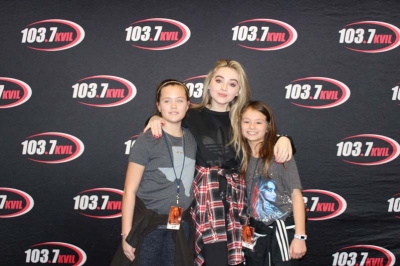 sabrina-carpenter-live-cbs-radio-performance-showroom-81.jpg