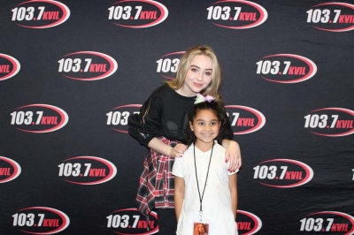 sabrina-carpenter-live-cbs-radio-performance-showroom-87.jpg