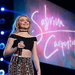 Sabrina-Carpenter-005~0.jpg